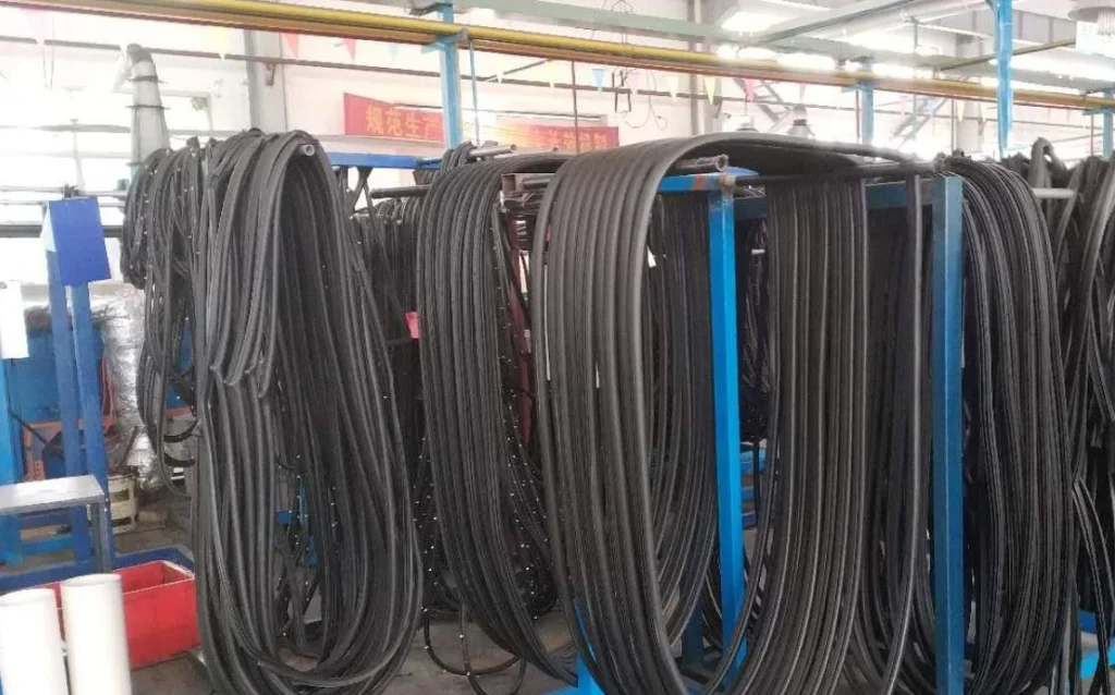 COi extrusion profiles - visitor-free crop